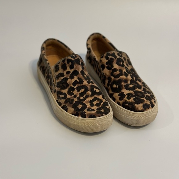 Steve Madden Shoes - Steve Madden Gills Brown and black leopard print slip-on sneakers size 6.5